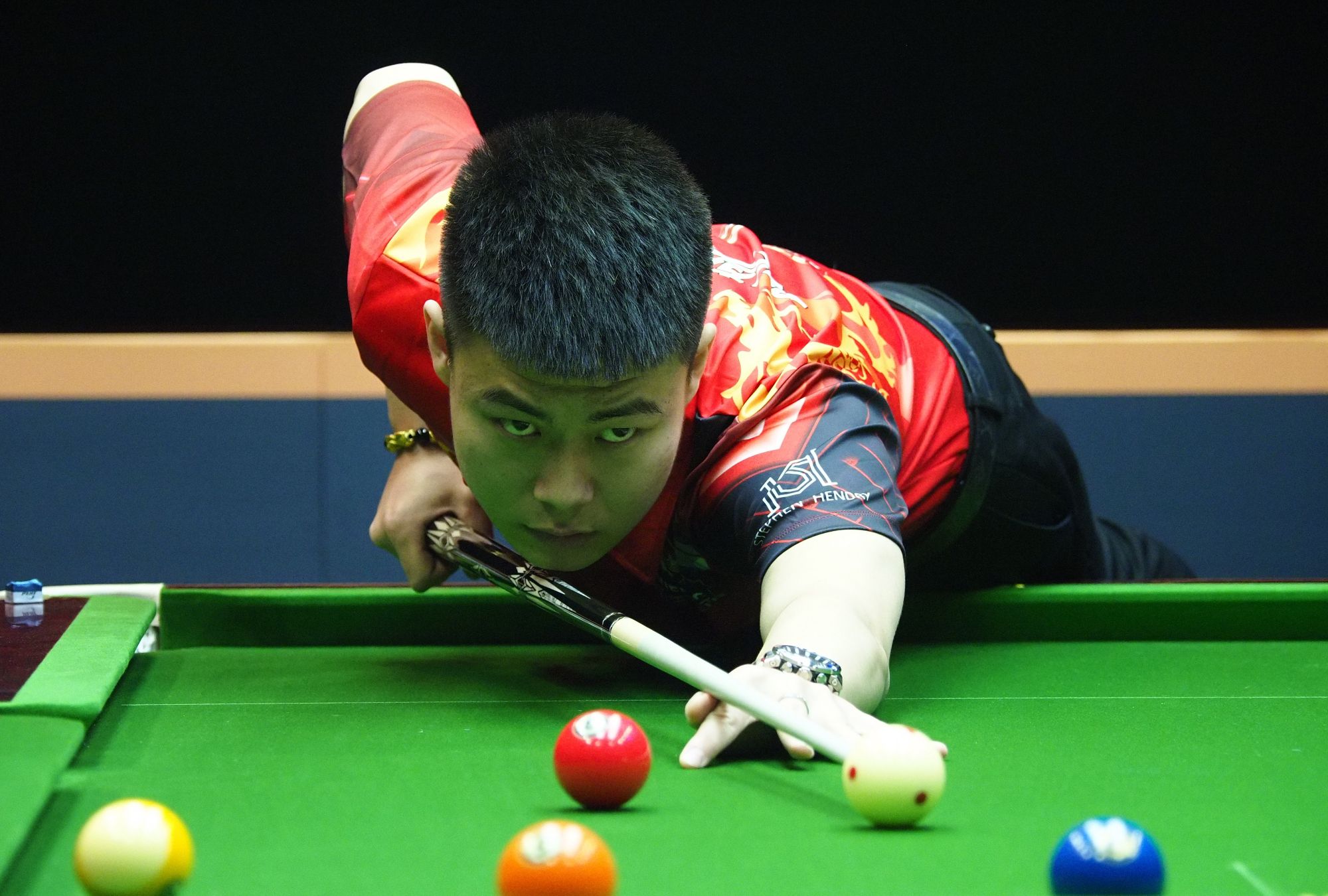 篮球比赛中 篮球比赛中